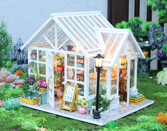 Yuan Yi craft | Emerging Trends in the DIY Miniature Dollhouse Industry